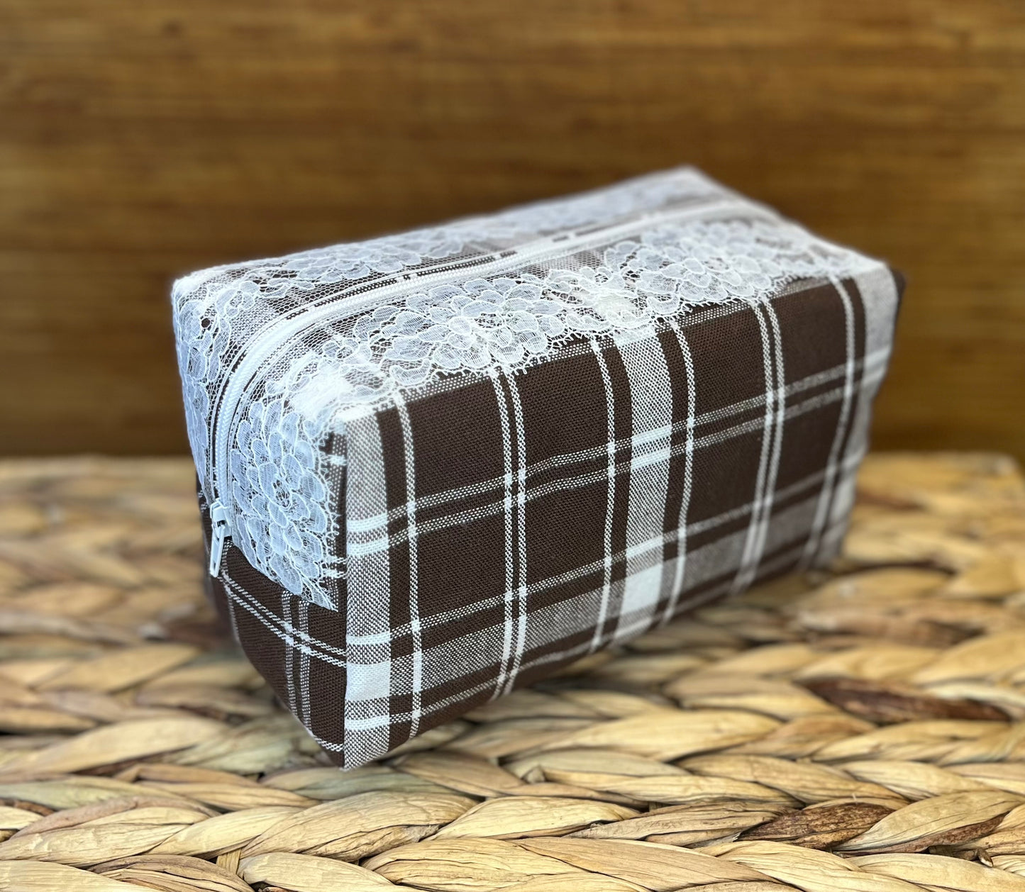 Tygväska, Rutig brun