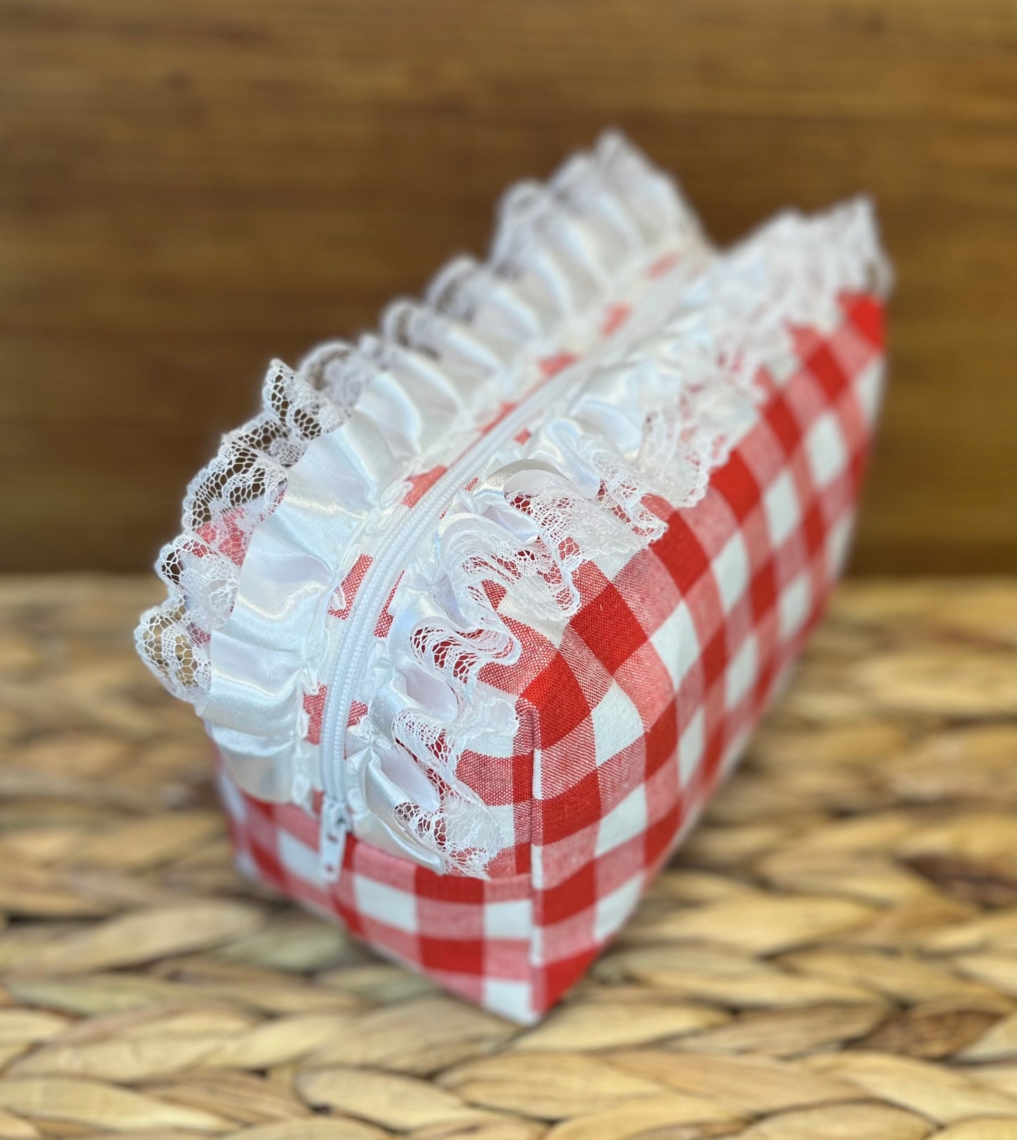 Tygväska, Rutig röd