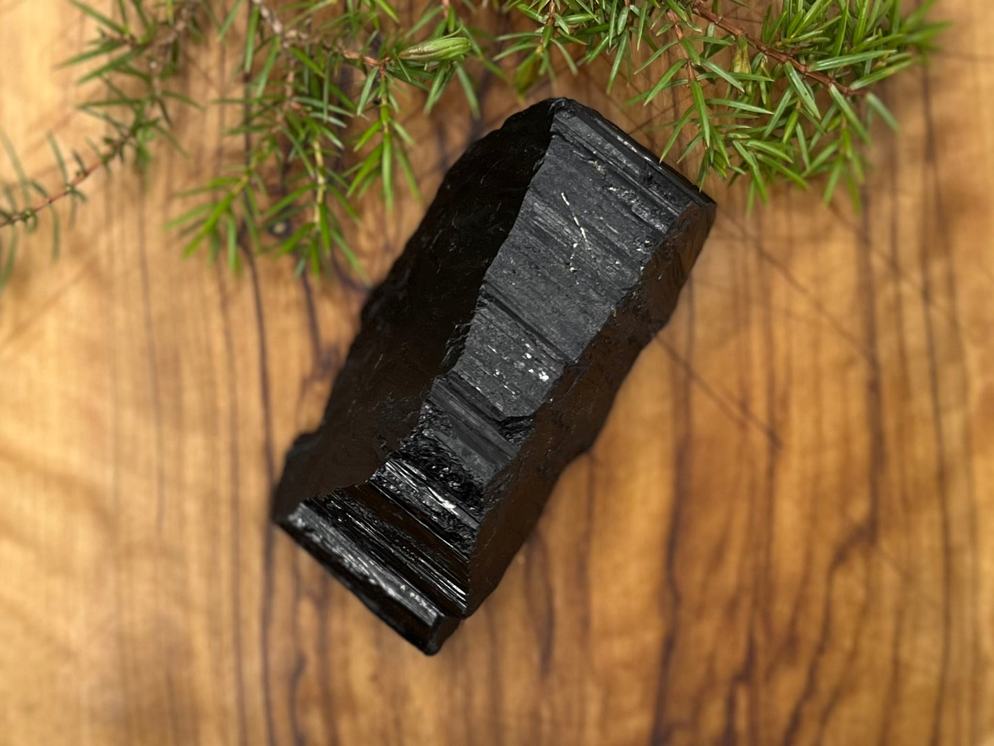 Turmalin, svart råa