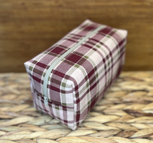 Tygväska, Rutig vinröd